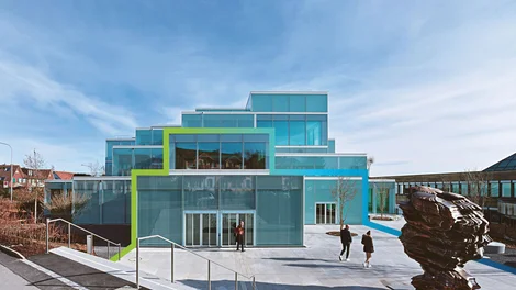holcim_bi_hsgsquare_ch_stroke_cmyk.jpg